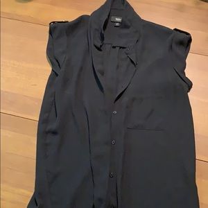 Blouse with cuffed sleeves